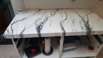 white marble epoxy countertop