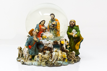 Water Globe Christmas Nativity.